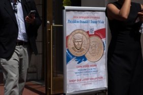 ABD'de Donald Trump'ın Portresiyle 1 Dolarlık Yeni Madeni Para Dolaşıma Girdi