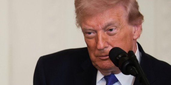 Trump, Apple'dan haritalarda Ontario Gölü'nün adını 'Amerika Gölü' yapmasını talep etti
