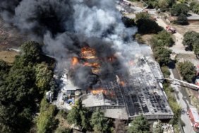Tuzla'daki lojistik merkezinde alevler yükseldi 3 Tuzla'daki lojistik merkezinde alevler yükseldi