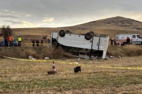 Afyonkarahisar Şuhut'ta midibüs kazası: 28 kişi yaralandı 4 Afyonkarahisar Şuhut'ta midibüs kazası: 28 kişi yaralandı