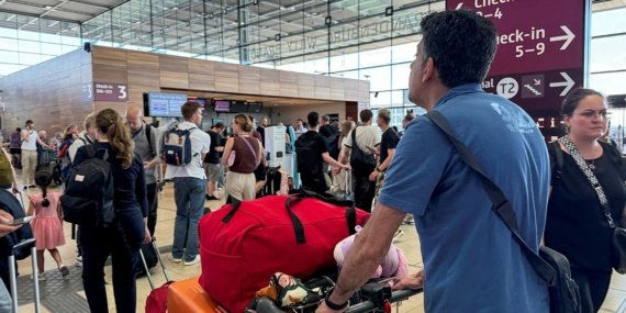 AB, havalimanlarında uygulanan Giriş/Çıkış Sistemi'ndeki aksaklıklardan üye ülkeleri sorumlu tuttu 8 AB, havalimanlarında uygulanan Giriş/Çıkış Sistemi'ndeki aksaklıklardan üye ülkeleri sorumlu tuttu