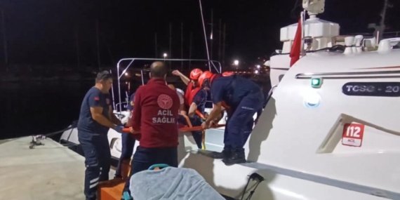 Kaş açıklarındaki ticari gemideki yaralı, Sahil Güvenlik tarafından kurtarıldı 8 Kaş açıklarındaki ticari gemideki yaralı, Sahil Güvenlik tarafından kurtarıldı