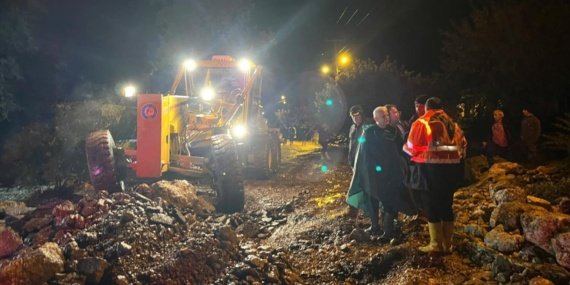 Demre'de aşırı yağış sel felaketine yol açtı: Konutlar ve tarım alanları su altında kaldı