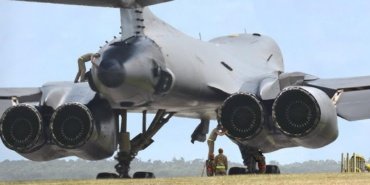 İran kaynaklı tehdit iddiası sonrası ABD, İngiltere'deki B-1 Lancer uçaklarını ana üslerine geri döndürdü 13 İran kaynaklı tehdit iddiası sonrası ABD, İngiltere'deki B-1 Lancer uçaklarını ana üslerine geri döndürdü