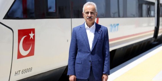 Uraloğlu: İki yıllık süreçte 14 yerli hızlı tren seti raylara iniyor 9 Uraloğlu: İki yıllık süreçte 14 yerli hızlı tren seti raylara iniyor