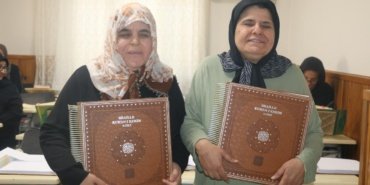 Görme engelli kardeşler Braille alfabesiyle Kur'an-ı Kerim'i defalarca hatmetti