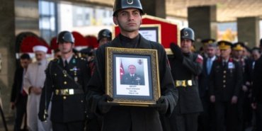Şehit Albay Sayit Gökgöz'ün Cenaze Töreni Gerçekleşti 14 Şehit Albay Sayit Gökgöz'ün Cenaze Töreni Gerçekleşti