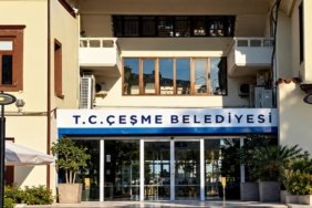 Çeşme Belediyesi'nde rüşvet ve suç örgütü iddialarıyla 8 kişi yakalandı