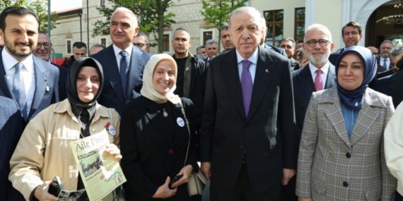 Erdoğan, Rami Kütüphanesi'ndeki AileFest'te Vatandaşlarla Buluştu 8 Erdoğan, Rami Kütüphanesi'ndeki AileFest'te Vatandaşlarla Buluştu