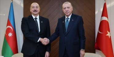 Erdoğan ve Aliyev telefonla görüştü: 13'üncü TDT Zirvesi daveti 14 Erdoğan ve Aliyev telefonla görüştü: 13'üncü TDT Zirvesi daveti