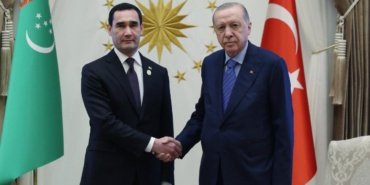 Cumhurbaşkanı Erdoğan, Türkmen mevkidaşıyla görüştü 13 Cumhurbaşkanı Erdoğan, Türkmen mevkidaşıyla görüştü