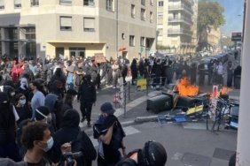Fransa'da şiddetli lise protestoları nedeniyle okullar bu hafta tatil edildi