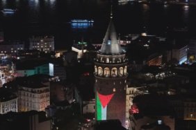 İstanbul'da Galata Kulesi'ne Filistin Bayrağı Işıklandırıldı