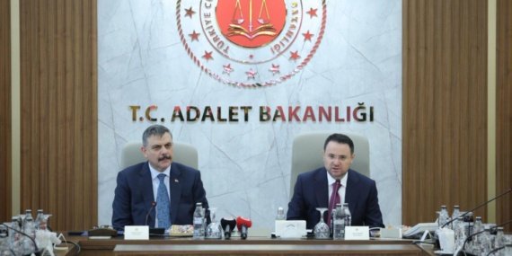 Çiftçi ve Gürlek Dolandırıcılıkla Mücadele Merkezi için bir araya geldi 8 Çiftçi ve Gürlek Dolandırıcılıkla Mücadele Merkezi için bir araya geldi