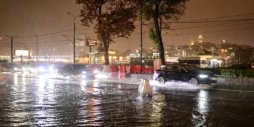 İstanbul'daki yağmur felaketini üç temel meteorolojik unsur oluşturdu 12 İstanbul'daki yağmur felaketini üç temel meteorolojik unsur oluşturdu