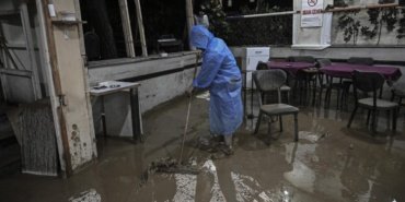 İstanbul'da su baskınına maruz kalan esnafa 80 milyon liralık yardım 13 İstanbul'da su baskınına maruz kalan esnafa 80 milyon liralık yardım