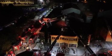 Kartal'daki Eğitim ve Araştırma Hastanesi'nde çatı yangını