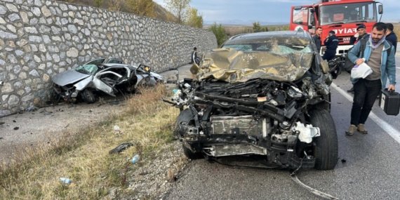 Çorum Alaca'daki feci trafik kazası: 4 can kaybı, 2 yaralı 9 Çorum Alaca'daki feci trafik kazası: 4 can kaybı, 2 yaralı