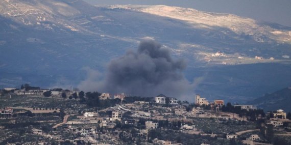 İsrail, ateşkesi ihlal ederek Lübnan'ın güneyini bombaladı