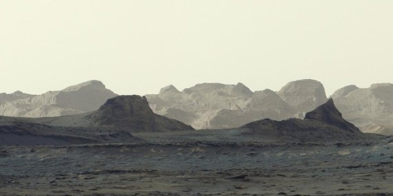NASA'nın Curiosity aracı Mars'ta çarpıcı bir şafak fotoğrafı çekti