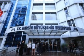 Mersin'deki üç belediyeye büyük yolsuzluk davası: Seçer, Özyiğit ve Tuncer dahil 59 kişi yakalandı
