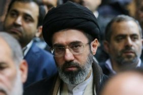 İran Lideri Hamaney'den Sınır Tanımayan Karşılık Sinyali