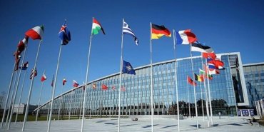 NATO'nun farklı komutanlıklarından Türkiye'ye 29 Ekim Cumhuriyet Bayramı kutlaması 8 NATO'nun farklı komutanlıklarından Türkiye'ye 29 Ekim Cumhuriyet Bayramı kutlaması