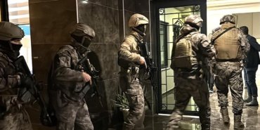 Sosyal Medya Kanalıyla Tetikçi Temin Eden Yurt Dışı Kökenli Örgüte 30 İlde Baskın: 85 Kişi Gözaltında 14 Sosyal Medya Kanalıyla Tetikçi Temin Eden Yurt Dışı Kökenli Örgüte 30 İlde Baskın: 85 Kişi Gözaltında