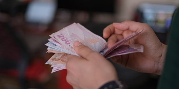 S&P Global Ratings: Türkiye'de hanehalkının liraya güveni dirençli kalmaya devam ediyor