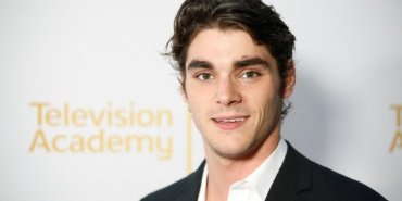 Breaking Bad'de Walter Jr. rolüyle iz bırakan RJ Mitte aramızdan ayrıldı