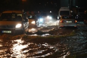 Yoğun yağış ve rüzgar nedeniyle 6 ilde okullar tatil edildi