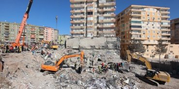 77 kişiye mezar olan binayla ilgili 3 belediye çalışanına dava 13 77 kişiye mezar olan binayla ilgili 3 belediye çalışanına dava