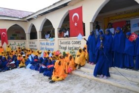 Türkiye'den Somali'de eğitime destek: Bir okulun derslikleri yenilendi 1 Türkiye'den Somali'de eğitime destek: Bir okulun derslikleri yenilendi