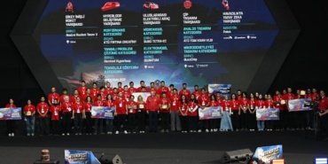 Cumhurbaşkanı Erdoğan, TEKNOFEST Güneydoğu'da 131 kategorinin kazananlarını ödüllendirdi
