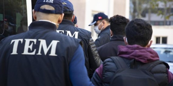 İstanbul'da terör finansmanına yönelik baskın: 14 kişi yakalandı 10 İstanbul'da terör finansmanına yönelik baskın: 14 kişi yakalandı