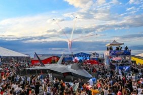 Türk Yıldızları'ndan TEKNOFEST Güneydoğu'da nefes kesen gösteri uçuşu 1 Türk Yıldızları'ndan TEKNOFEST Güneydoğu'da nefes kesen gösteri uçuşu