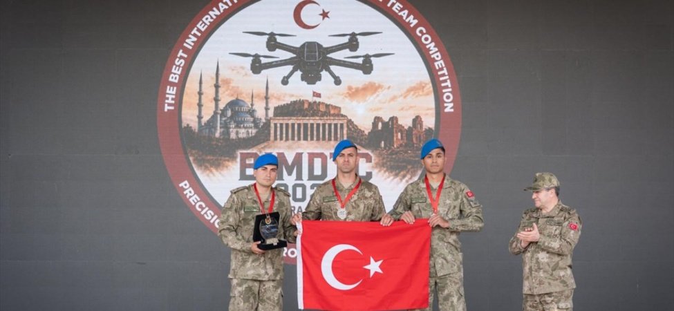 Türkiye 'Uluslararası En İyi Askeri Uçangöz Takımı Yarışması'nda şampiyon oldu