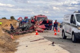 Uşak'ta feci trafik kazası: Aynı aileden 3 kişi yaşamını yitirdi 4 Uşak'ta feci trafik kazası: Aynı aileden 3 kişi yaşamını yitirdi