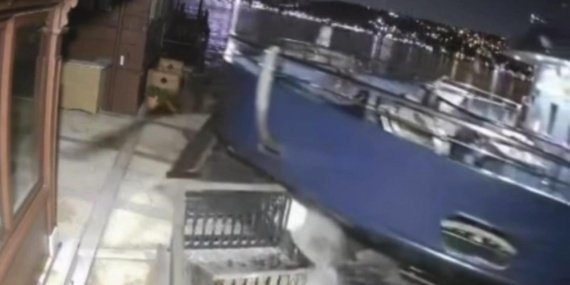 İstanbul'da vapur, tarihi yalıya ve tekneye değerdi