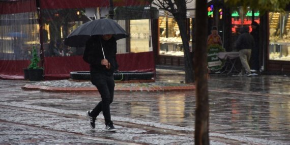 Meteoroloji 48 il için sarı ve turuncu alarm verdi 11 Meteoroloji 48 il için sarı ve turuncu alarm verdi