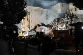 Maltepe'deki 7 katlı binanın enkazında 3 kişi için kontrollü yıkım başladı